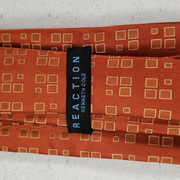 Kenneth Cole Reaction Rustic Silk Dress Necktie - Picture 4 of 7